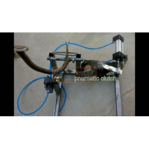 Automatic Pneumatic Clutch Control Mechanism for Efficient Gear Change